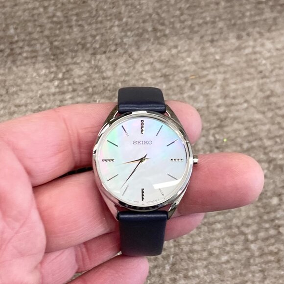 Women's Seiko Watch Mother Of Pearl Dial - Picture 2 of 8